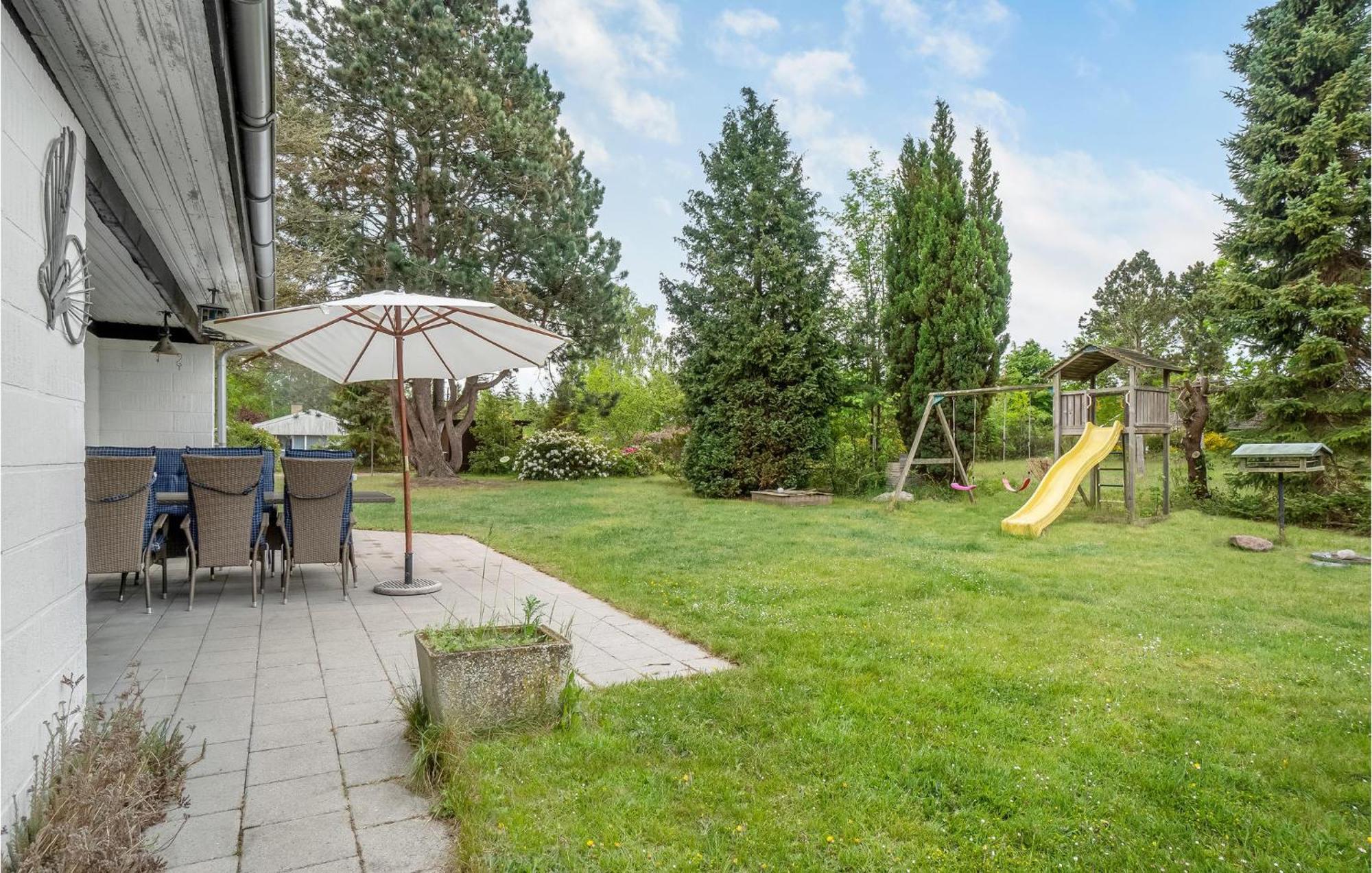 Amazing Home In Kalundborg With Kitchen Eksteriør billede
